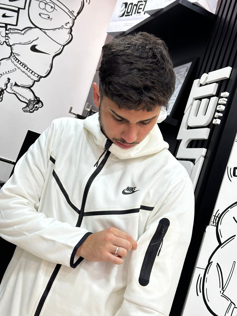 JAQUETA TECH FLEECE NK
