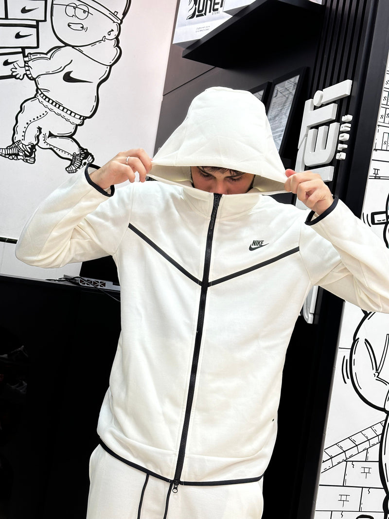 JAQUETA TECH FLEECE NK